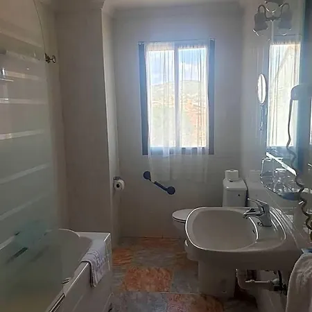 Dracos Hotel 3*